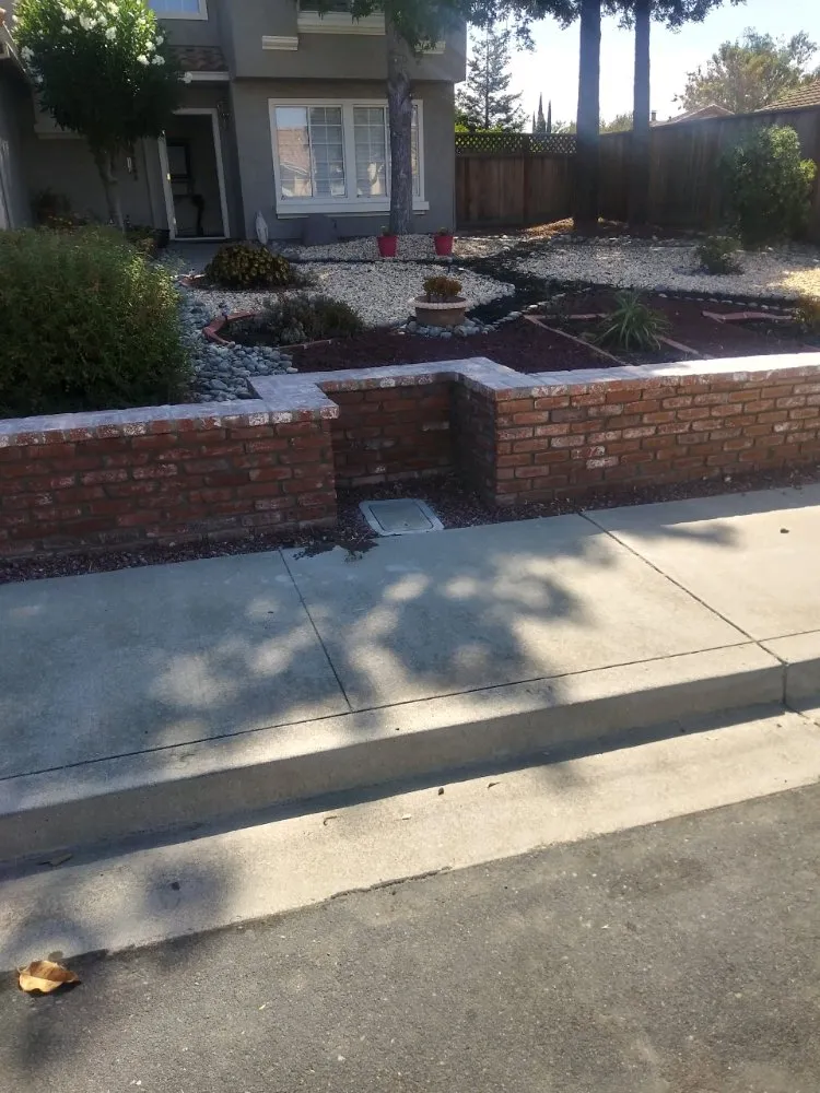Custom landscape design experts serving Antioch, CA - F&T Concrete and Landscaping