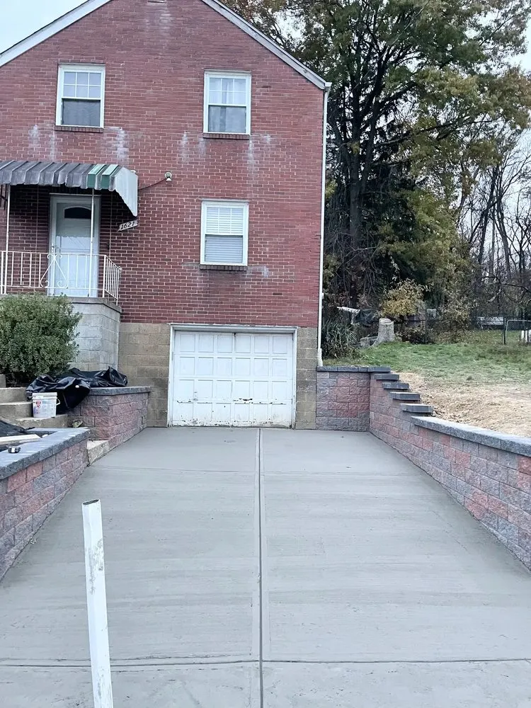 Custom yard maintenance in Pittsburgh, PA by FTC Landscaping