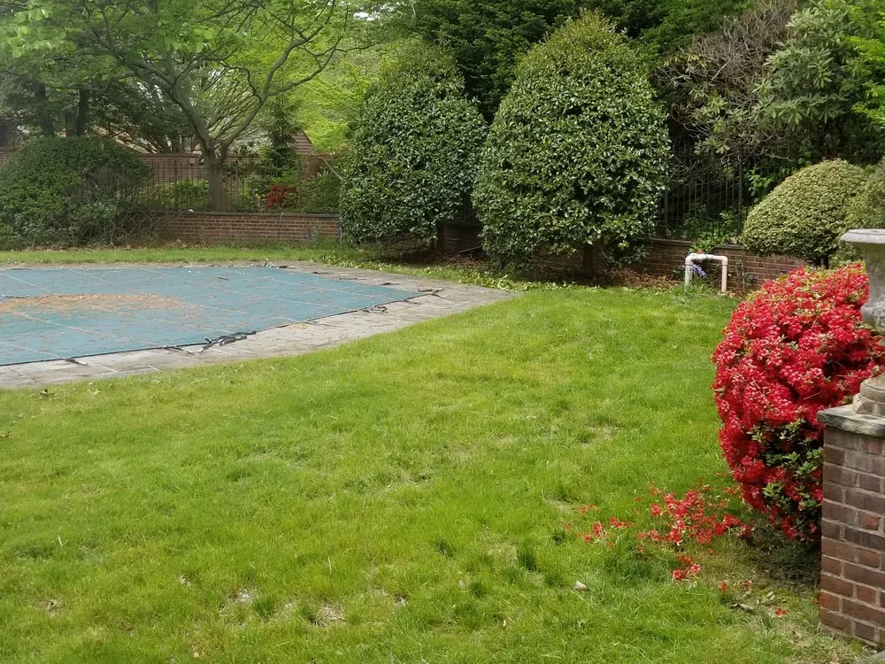 Reliable lawn care service in Deer Park, NY - Fuentes Landscaping