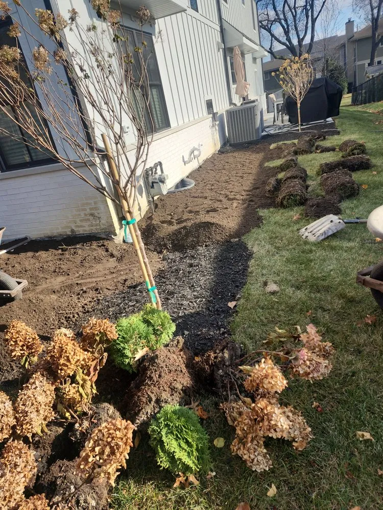 Reliable residential landscaping experts serving Northlake, IL - Fuentes Landscaping