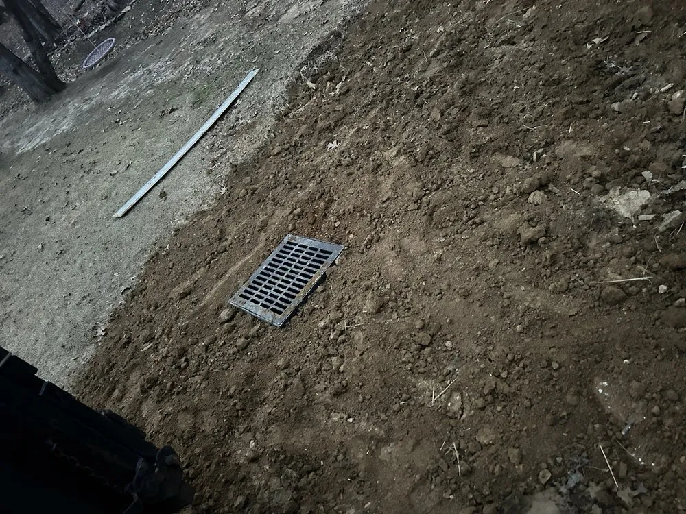 Reliable yard cleanup service in Memphis, TN by Fuentes Landscaping Service