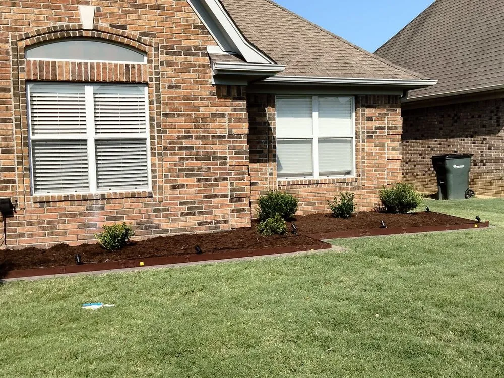 Local yard maintenance in Memphis, TN by Fuentes Landscaping Service