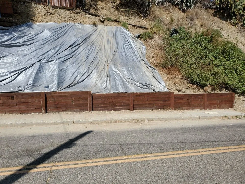 Affordable yard cleanup service for beautiful yards across Pasadena, CA - Fuentes Landscaping Services