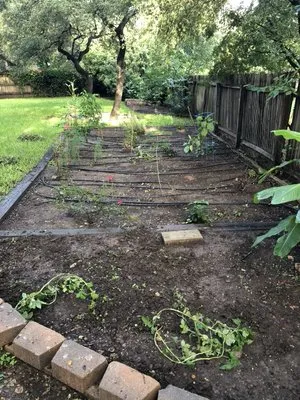 Fuentes Lawn Care Logo