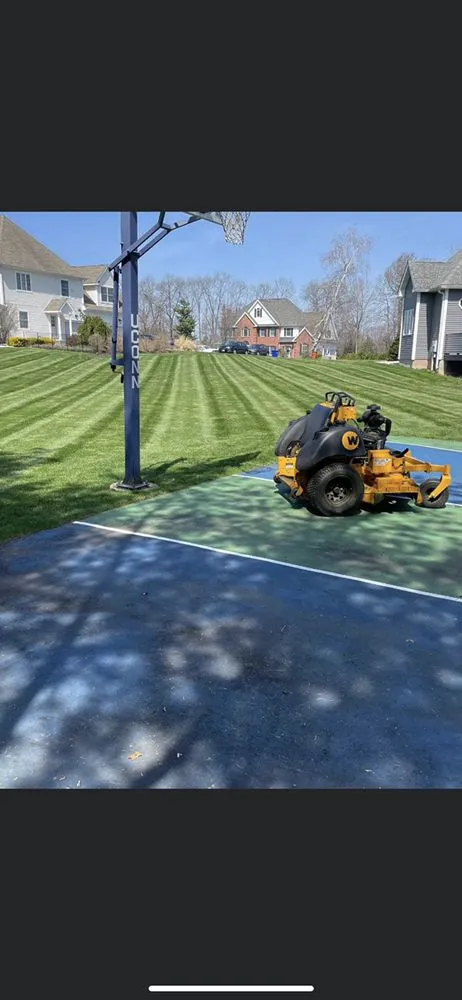 Top-rated garden landscaping in Meriden, CT by Fuentes Lawn Care