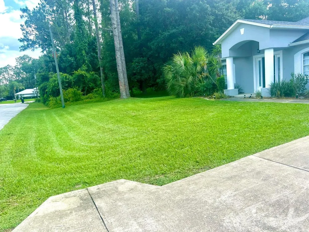 Reliable yard cleanup service with custom design across Palm Coast, FL - Fugit Lawn Care
