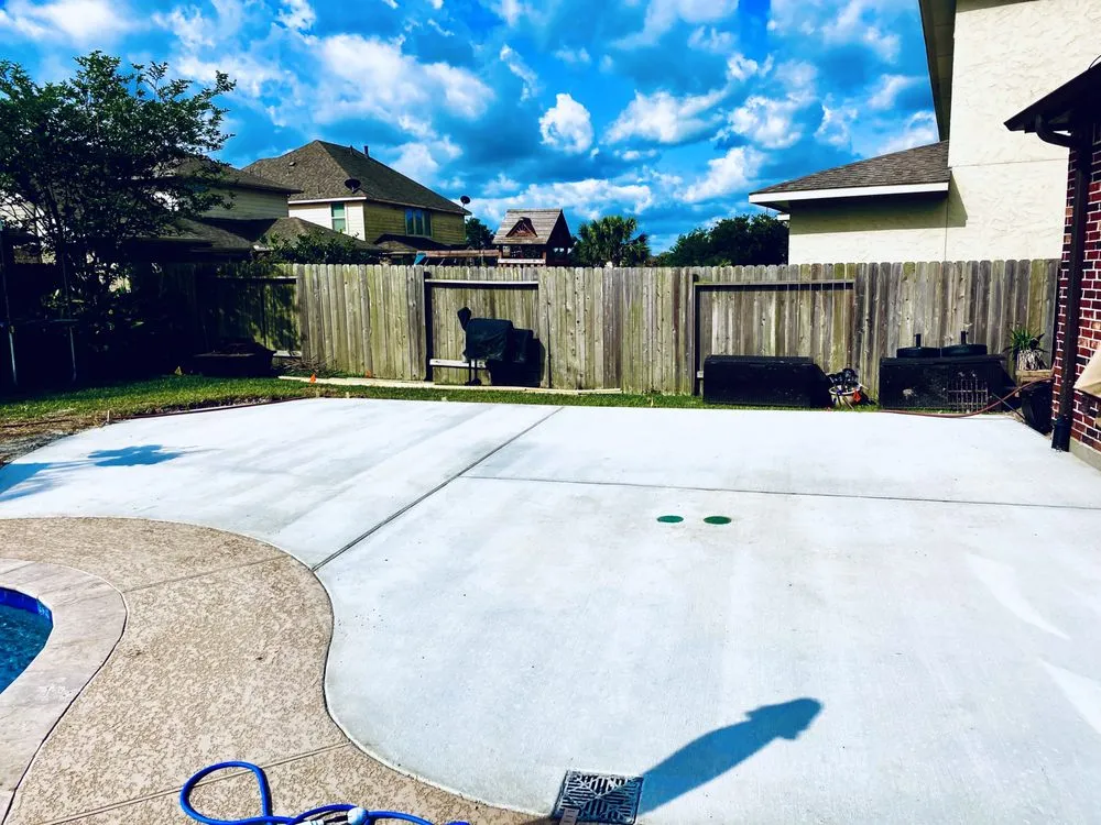 Custom lawn care service in League City, TX - Full Armor Landscapes