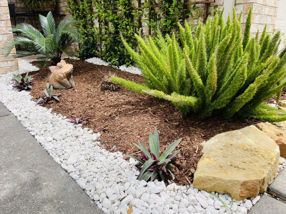 Custom landscaping services in League City, TX by Full Armor Landscapes