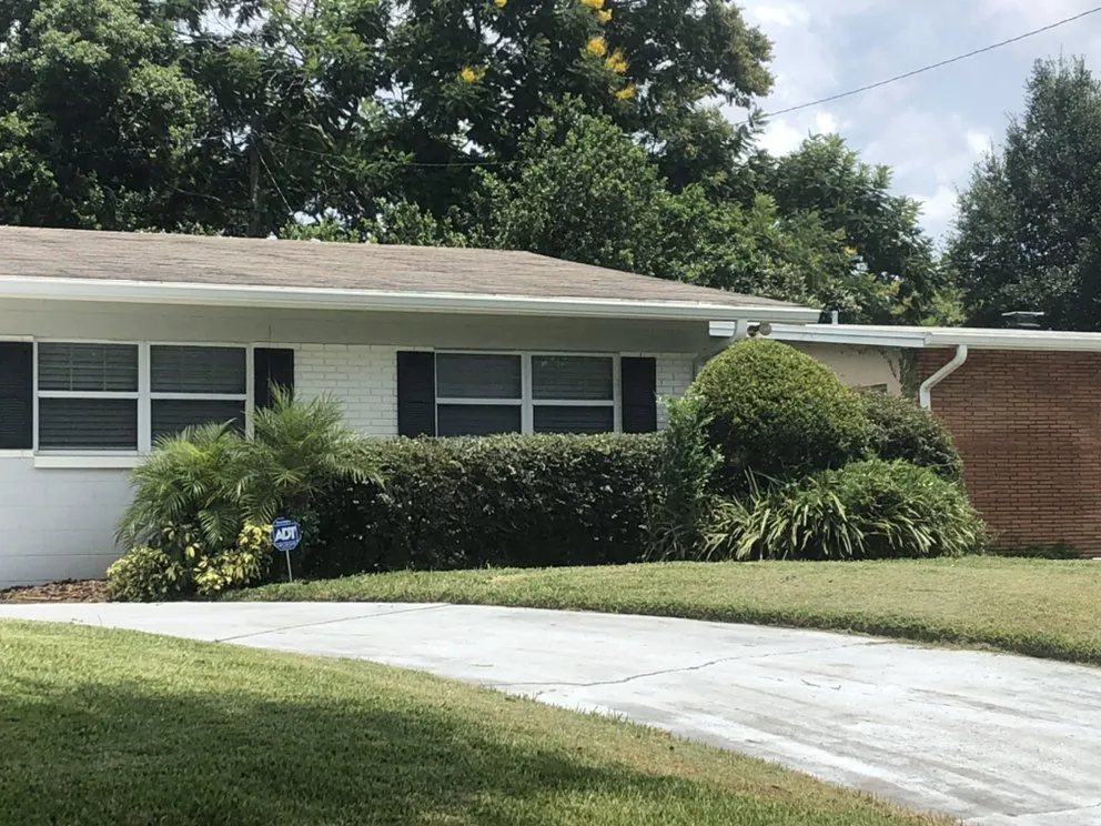 Top-rated yard cleanup service for residential properties across Orlando Fl, FL - Full Boar Landscaping and Irrigation