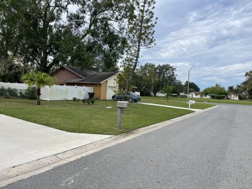 Top-rated yard cleanup service for beautiful yards across Orlando, FL - Full Care Landscaping