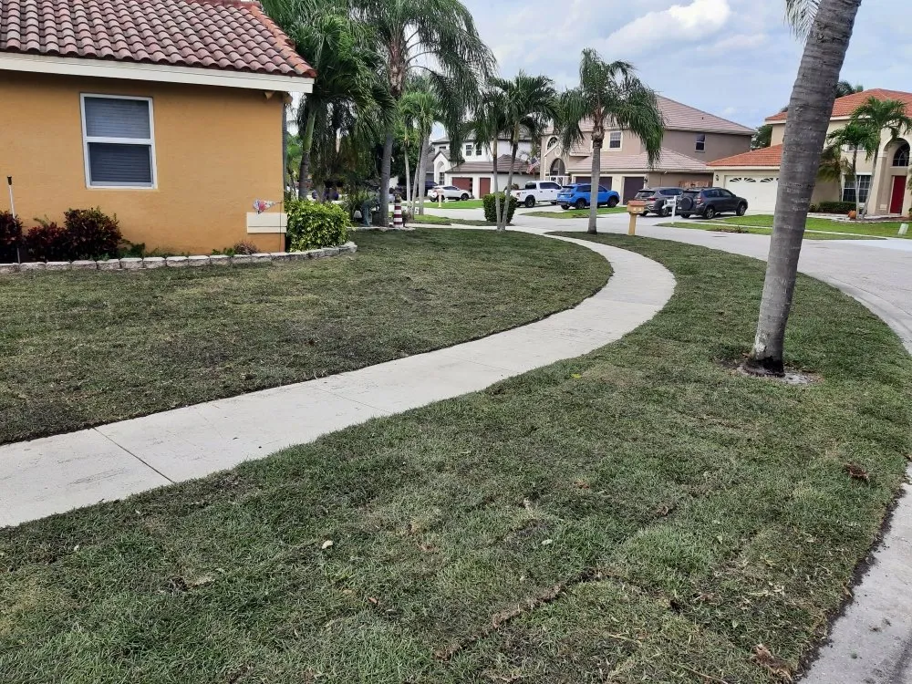 Reliable lawn mowing service experts serving Boynton Beach, FL - Full Circle Lawn & Landscape
