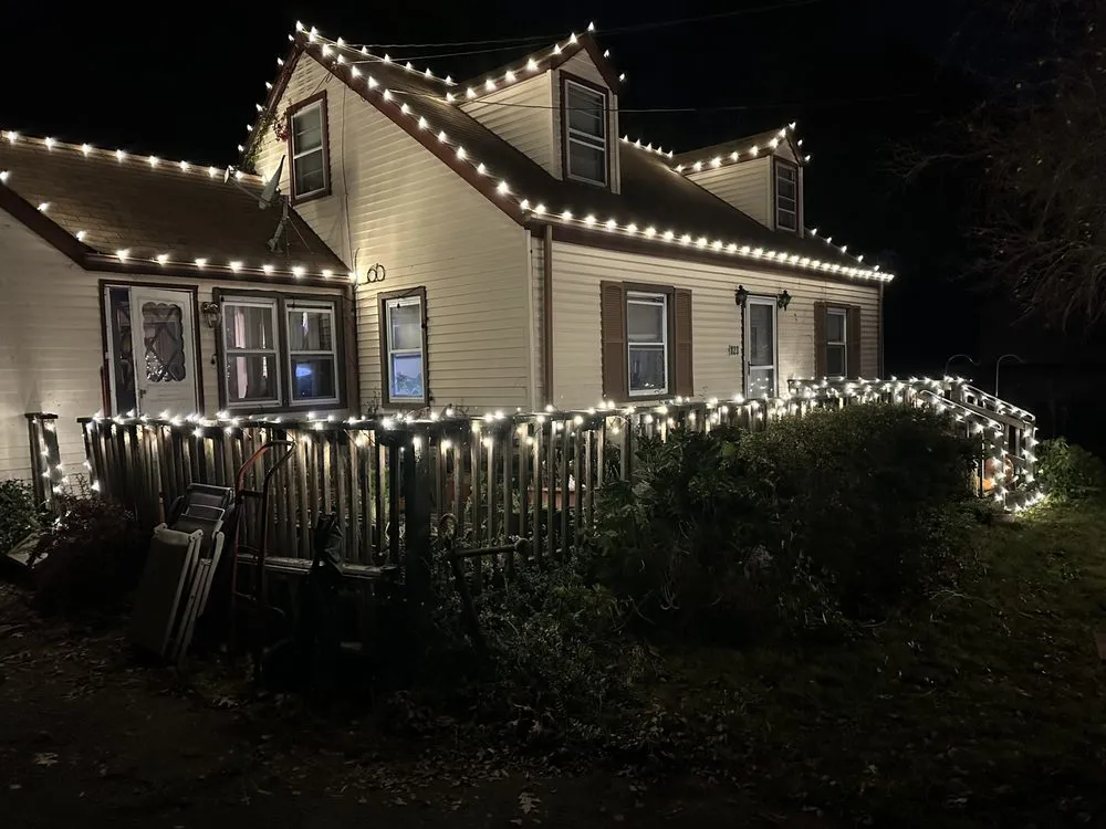 Local yard cleanup service experts serving Belford, NJ - Full Circle Lawn Care