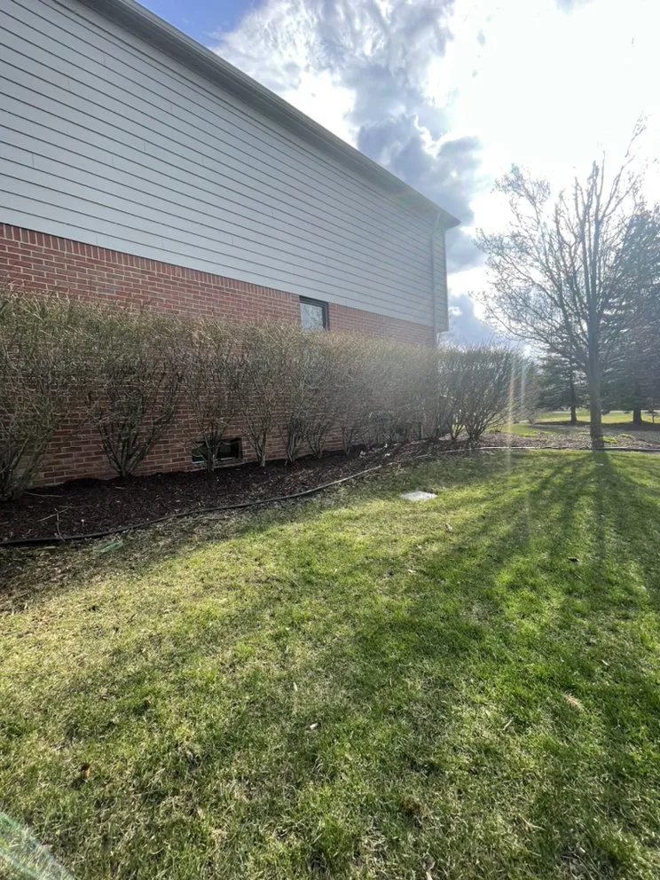 Custom lawn mowing service in Farmington Hills, MI - Full Circle Outdoor Services