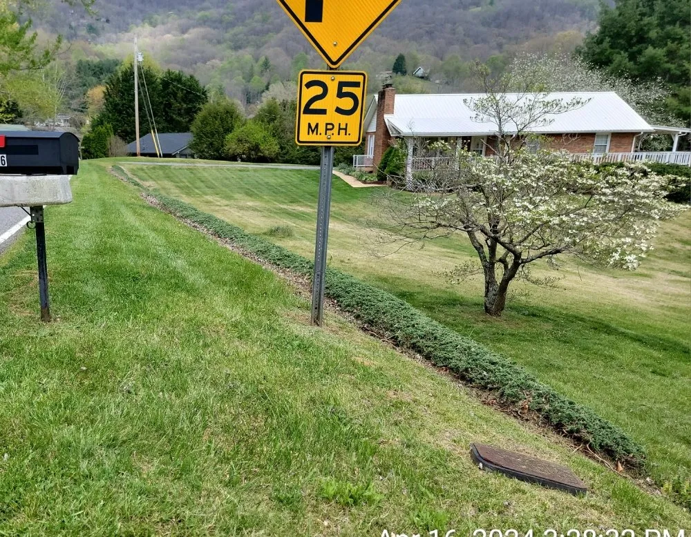 Top-rated lawn mowing service in Waynesville, NC - Full Moon Lawn Care