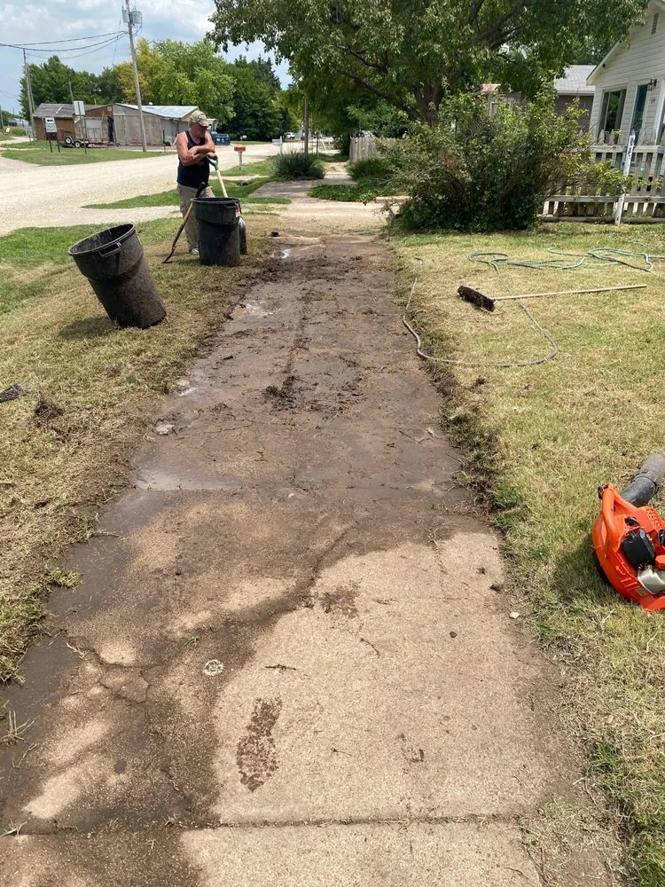 Reliable yard maintenance experts serving New Cambria, KS - Full send lawn care