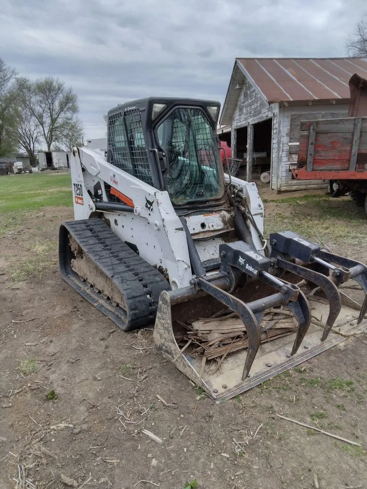 Affordable outdoor landscaping for outdoor upgrades in New Cambria, KS by Full send lawn care