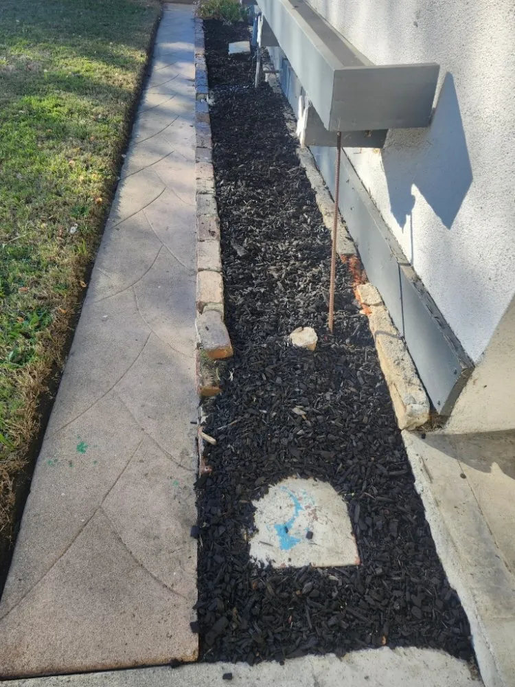 Top-rated yard cleanup service for homes across San Bernardino, CA - Full Service Gardening Vili Gomez