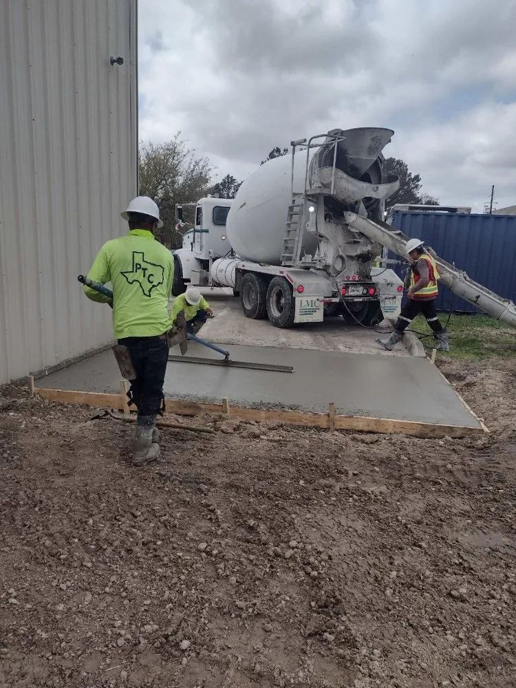 Expert residential landscaping for residential properties across Houston, TX - Full Service Landscaping