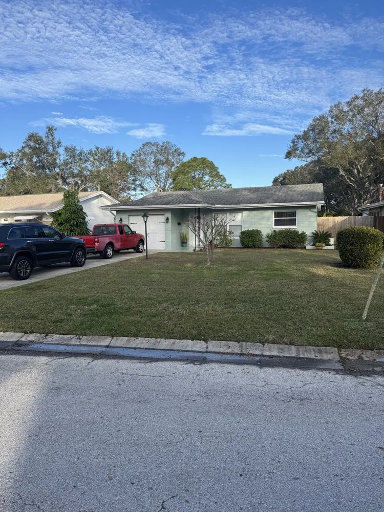 Expert garden landscaping for homes in St. Petersburg, FL by Full Service Lawn & Landscaping