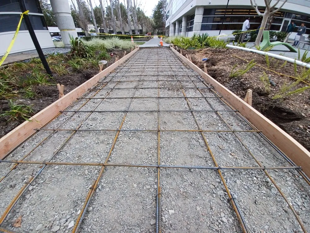 Custom lawn mowing service in brentwood, CA by Full Spectrum Outdoor