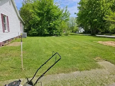 Professional residential landscaping in Brookport, IL by Full Throttle Lawn Service