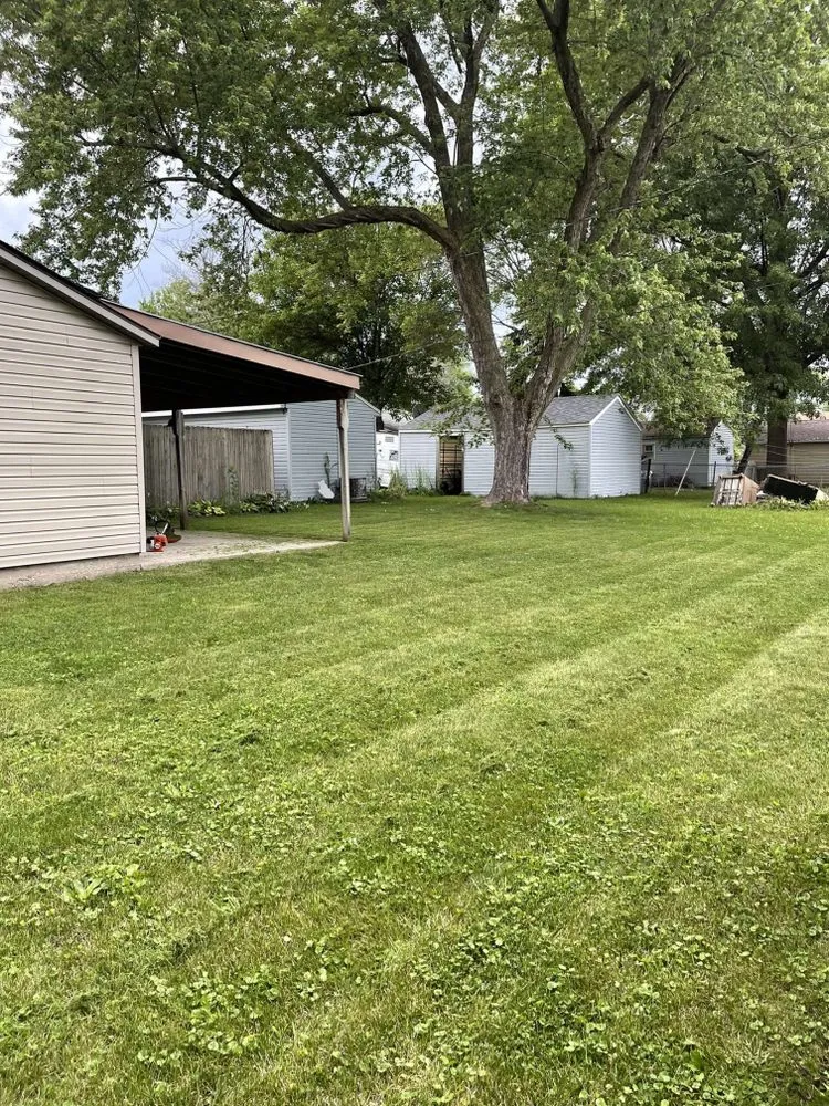 Local yard cleanup service for homes in Taylor Ridge, IL by Fuller LDC