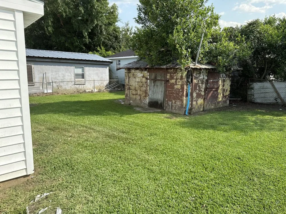 Affordable outdoor landscaping in Marrero, LA by Fully Involved Lawn And Outdoor Services