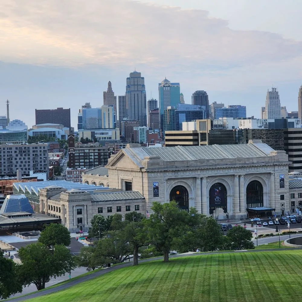 Reliable yard cleanup service experts serving Kansas City, KS - Funes Mowing