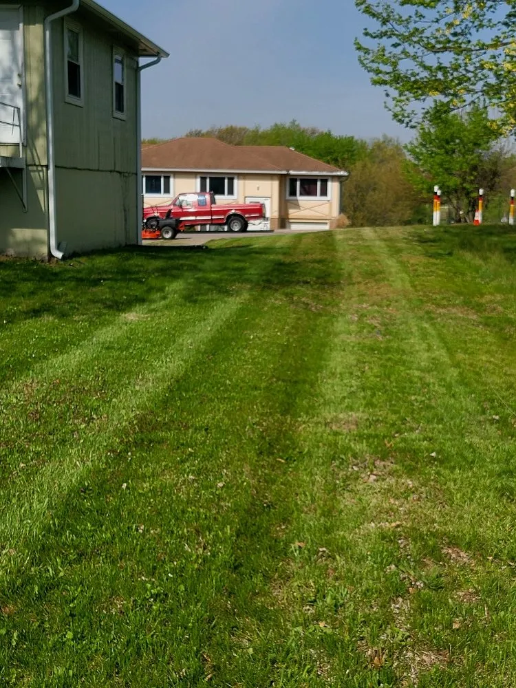 Local garden landscaping experts serving Kansas City, KS - Funes Mowing