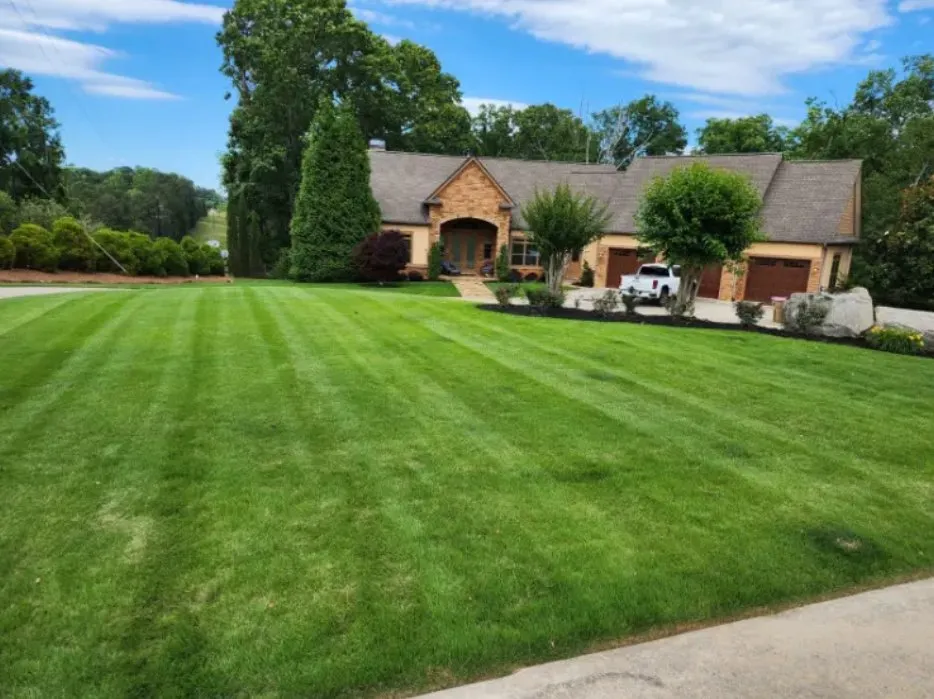 Top-rated garden landscaping in Sugar Hill, GA by Funez Landscaping