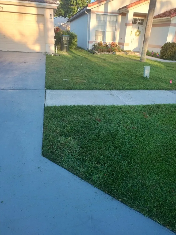 Professional lawn mowing service in Royal Palm Beach, FL - Furia Global