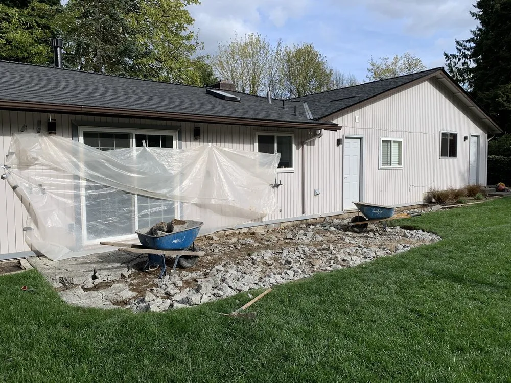 Custom lawn care service for year-round maintenance across Seattle, WA - Fusion Concrete