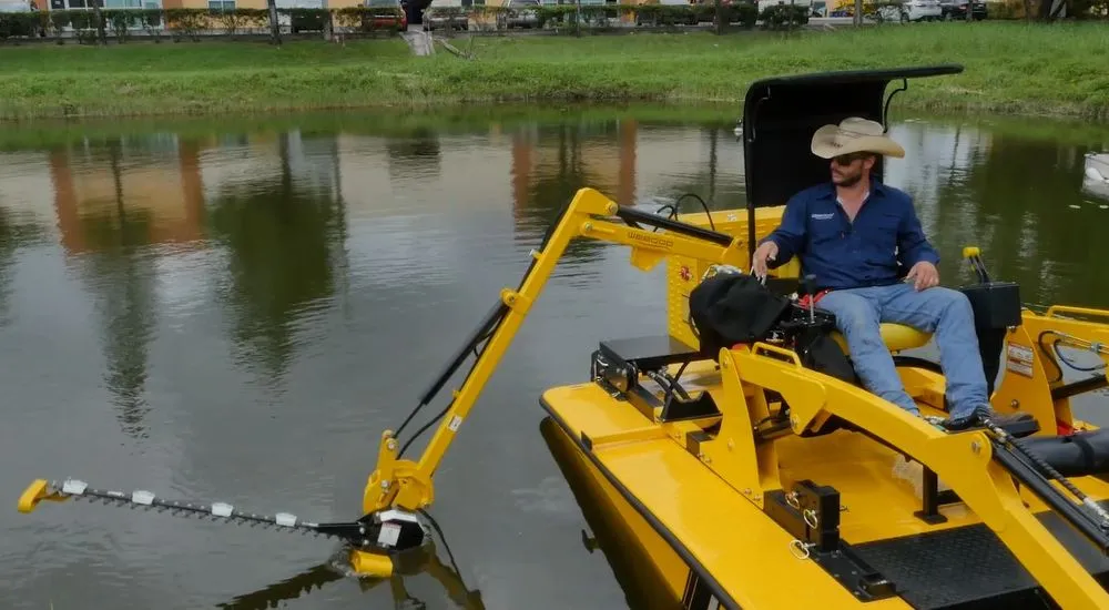 Local yard maintenance in El Campo, TX - Fusion Land Services