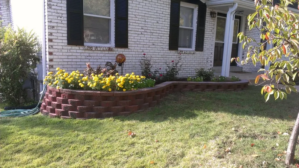 Affordable garden landscaping in Saint Louis, MO - G & B Lawn Care LLC