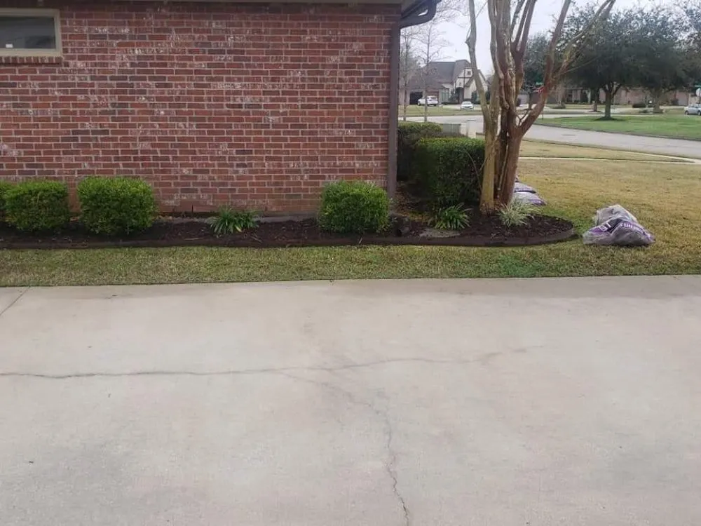 Reliable lawn care service in Scott, LA - G & C Lawn & Landscaping