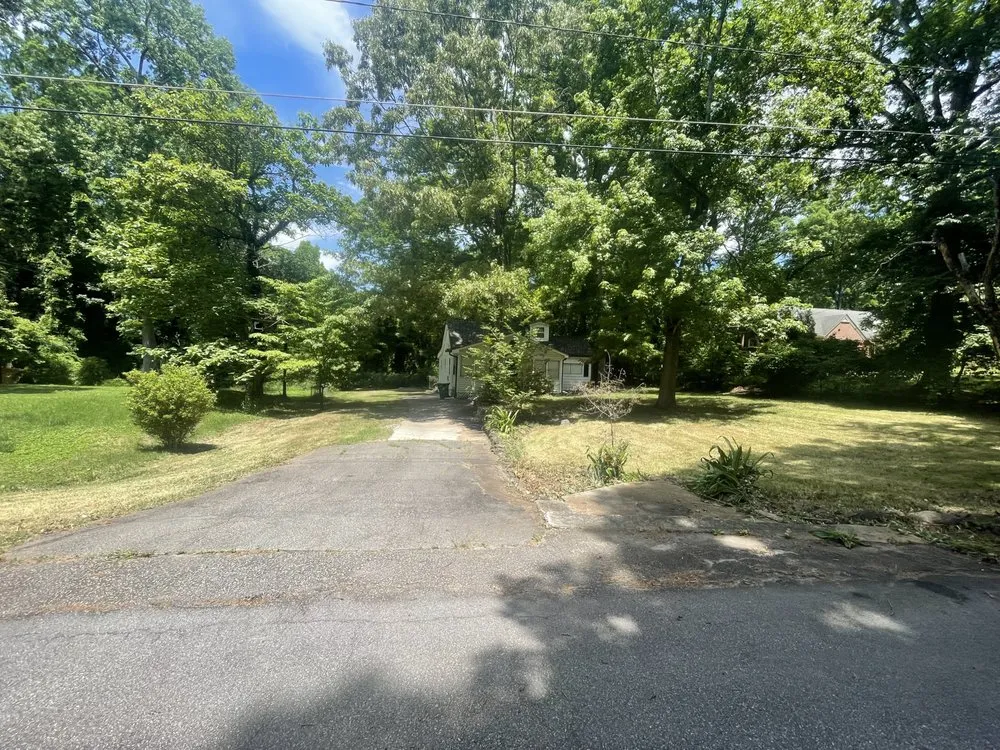 Professional lawn mowing service experts serving Ellenwood, GA - G & C Property Management