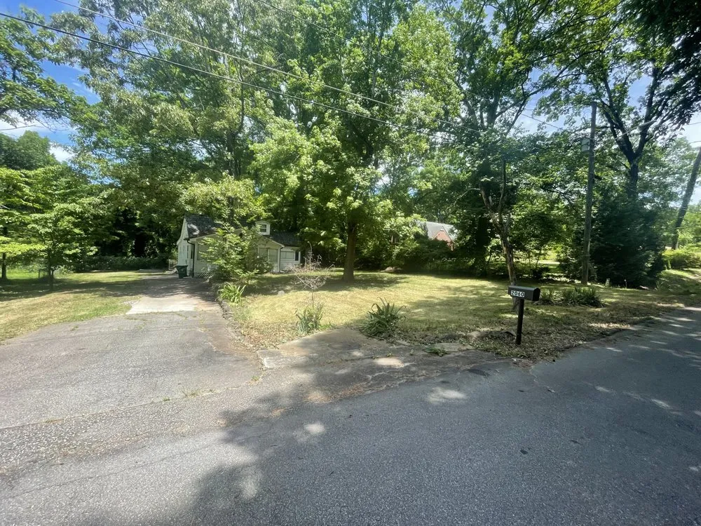 Reliable yard maintenance for year-round maintenance across Ellenwood, GA - G & C Property Management