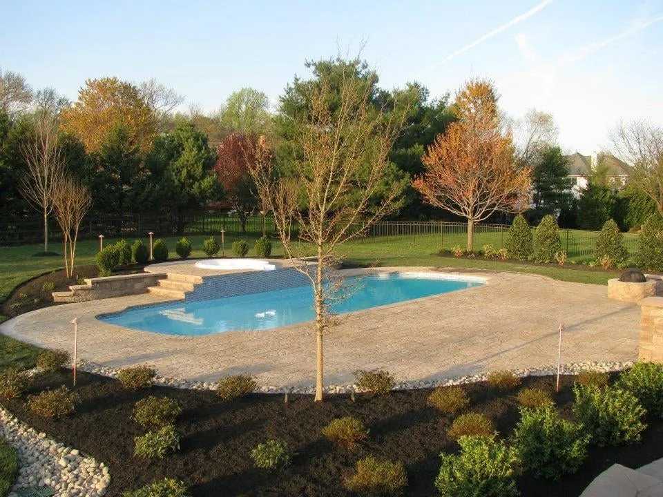 Reliable yard maintenance experts serving Columbus, NJ - G & G Landscaping Construction