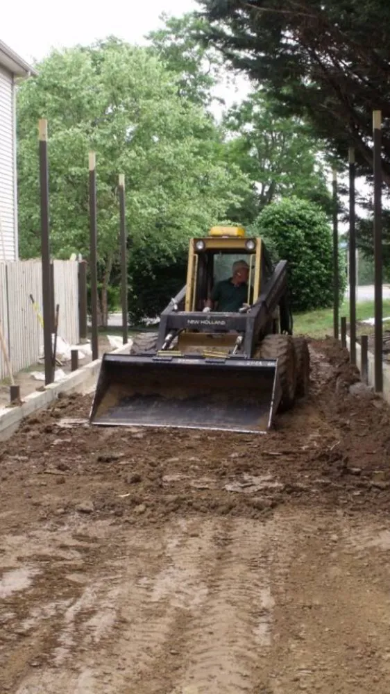 Local lawn care service experts serving Falls Church, VA - G & G Landscaping