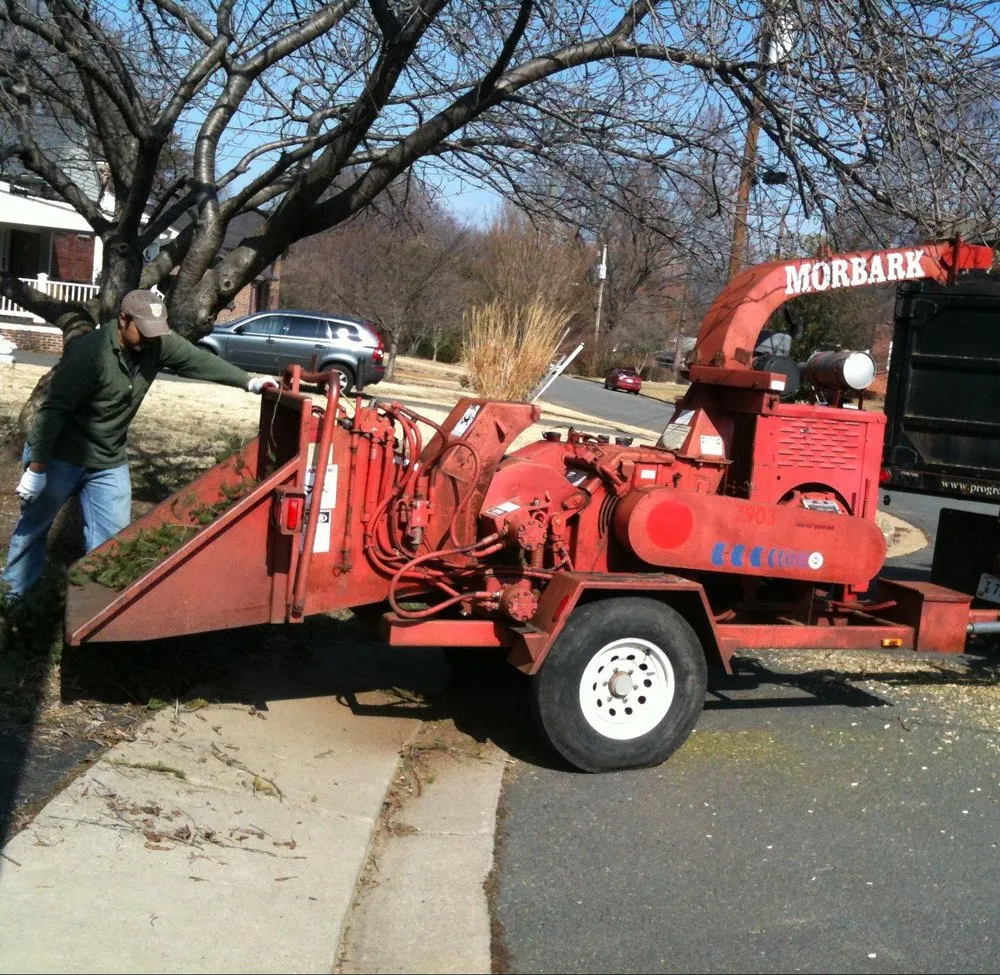 Top-rated lawn mowing service experts serving Falls Church, VA - G & G Landscaping