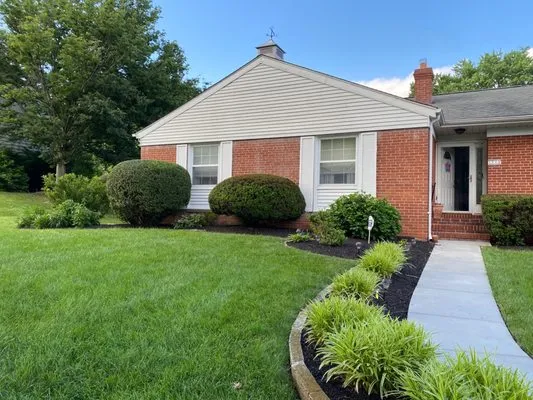 G & G Landscaping Logo