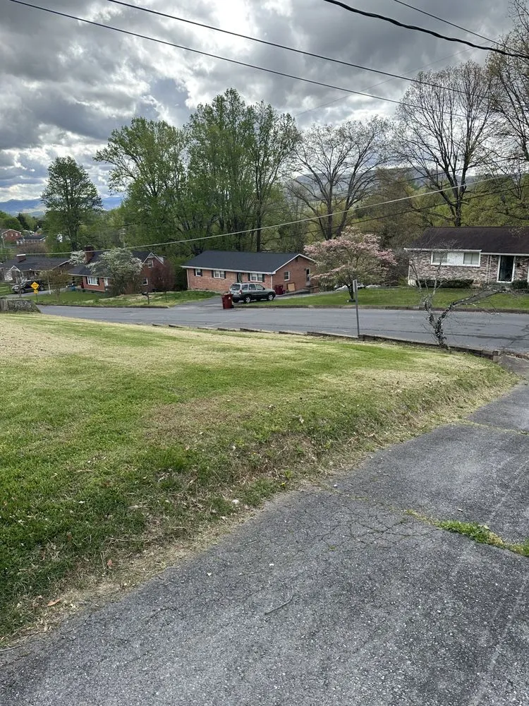 Custom yard cleanup service in Johnson City, TN - G & G Lawncare and Home Improvements