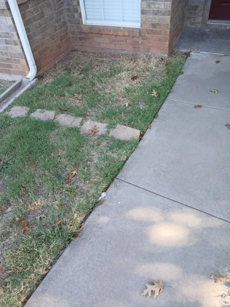 Professional yard maintenance in Wichita Falls, TX by G & G Mowing