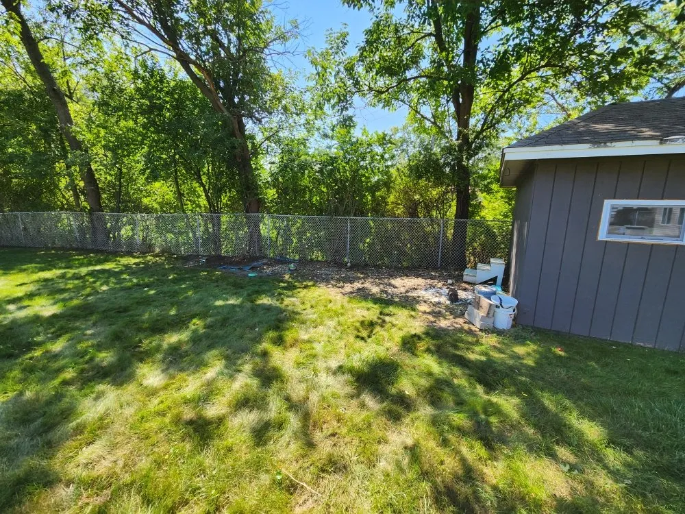 Top-rated lawn care service experts serving Palatine, IL - G & G's Greenery