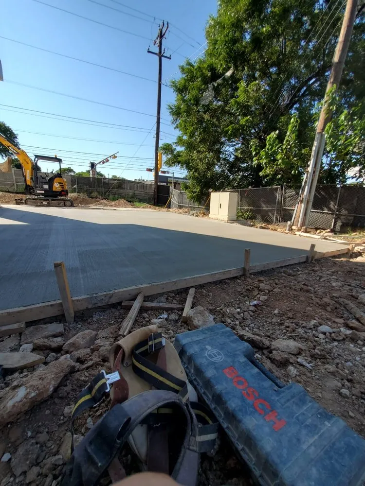 Reliable outdoor landscaping experts serving Austin, TX - G & I Concrete and Tree Lawn Services