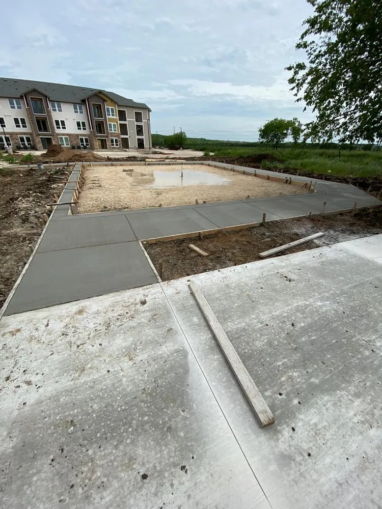 Top-rated residential landscaping for year-round maintenance in Austin, TX by G & I Concrete and Tree Lawn Services