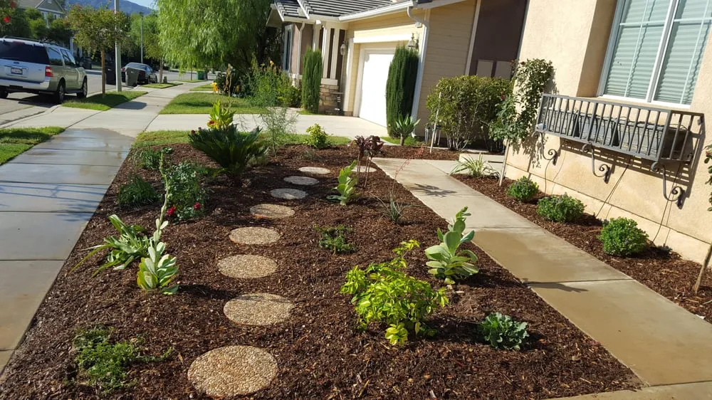 Affordable yard cleanup service experts serving Corona, CA - G & J Landscaping