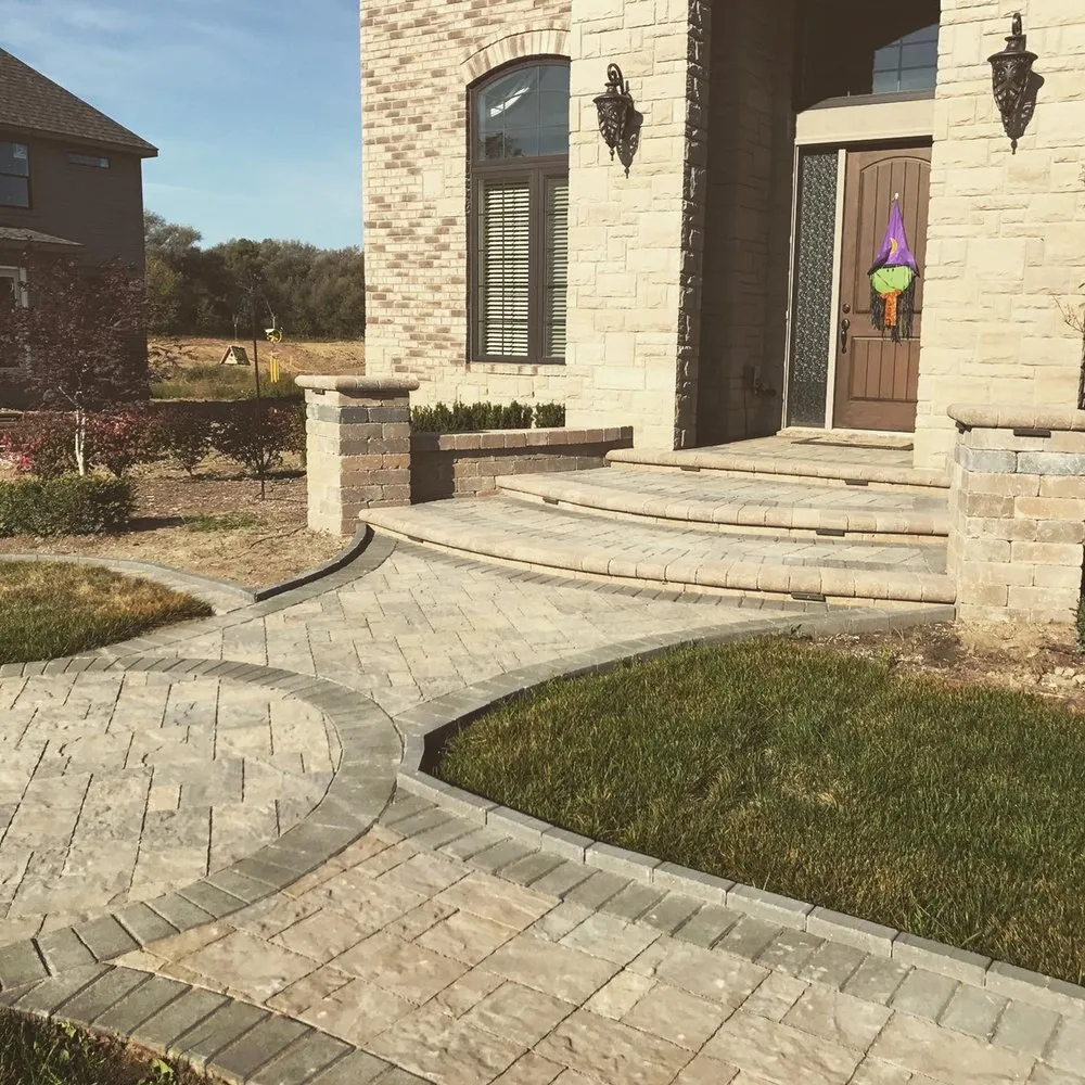 Reliable yard maintenance for homes in Macomb, MI by G & K Construction