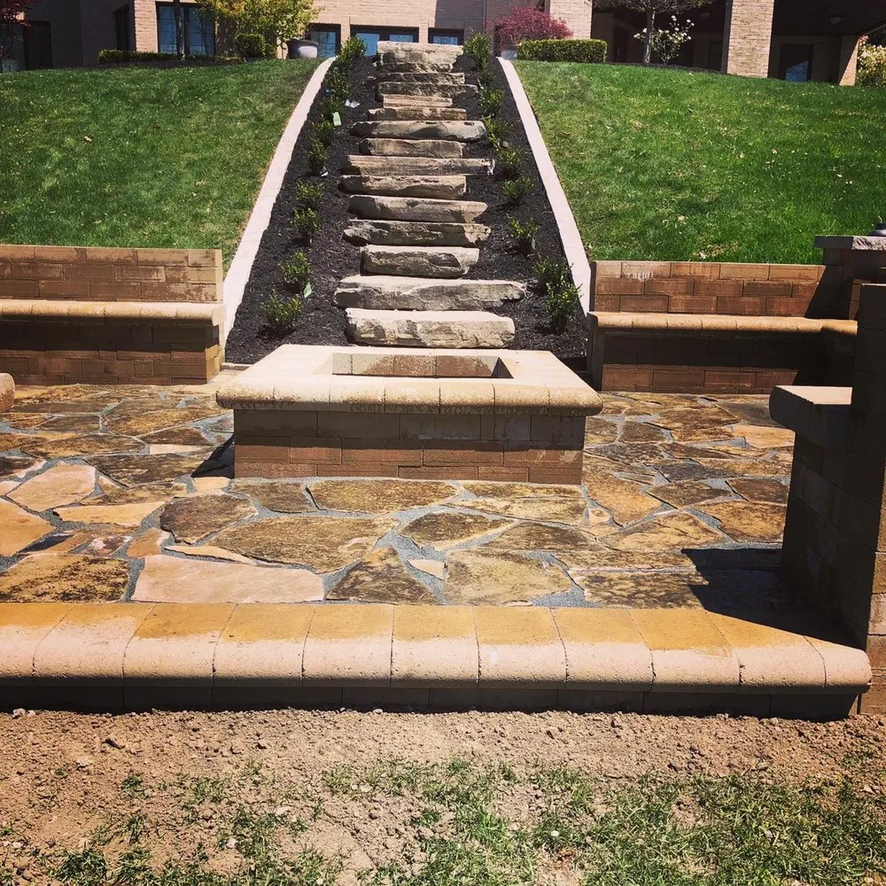 Professional residential landscaping experts serving Macomb, MI - G & K Construction
