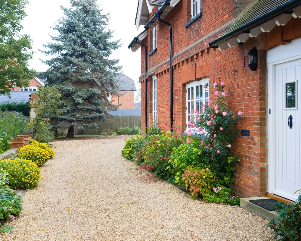 Expert landscaping services experts serving Spanaway, WA - G & L Bark Supply